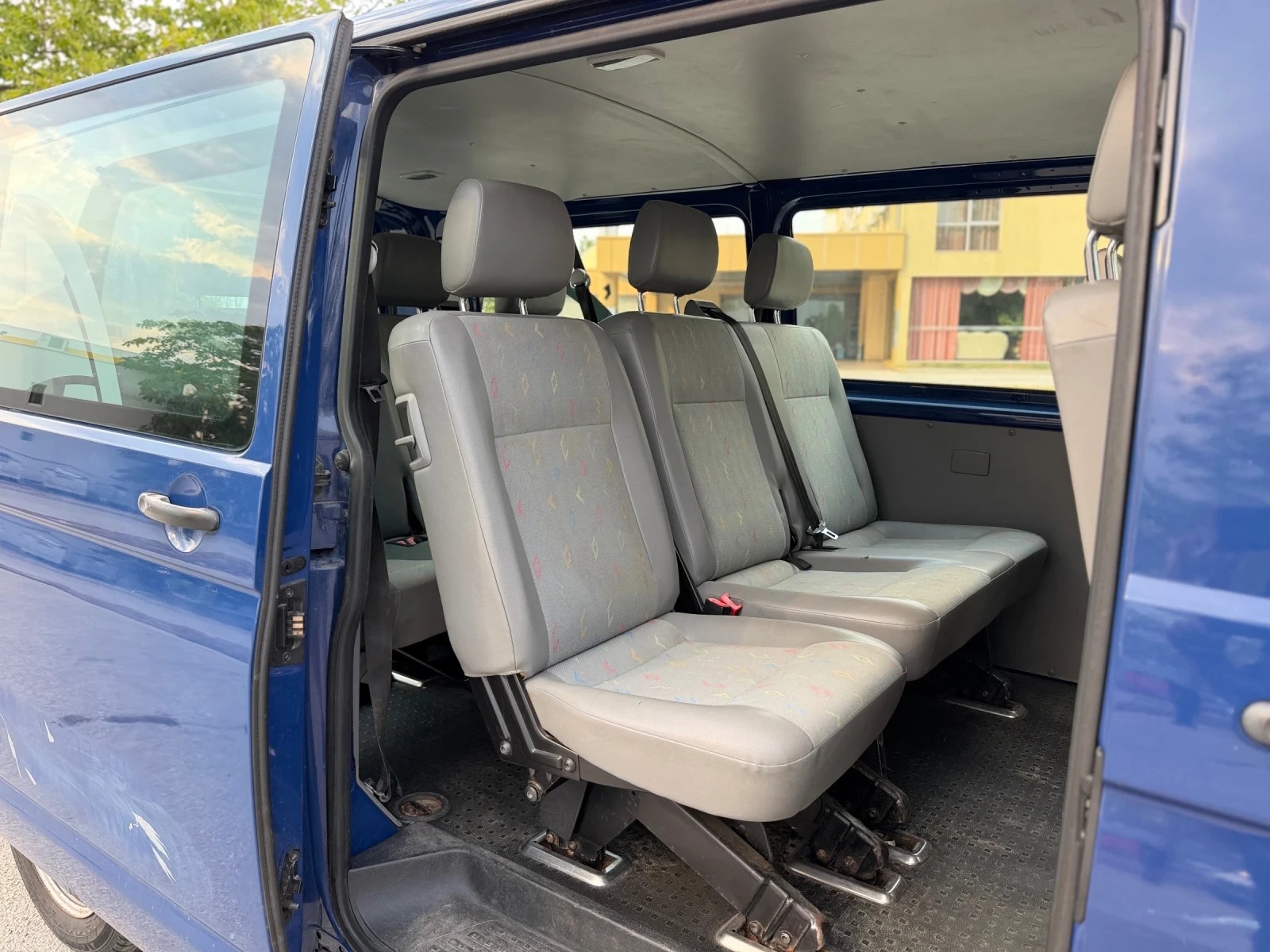 VW T5 1.9 TDI /НОВ ВНОС/8+ 1/КЛИМА, снимка 8 - Бусове и автобуси - 55709411