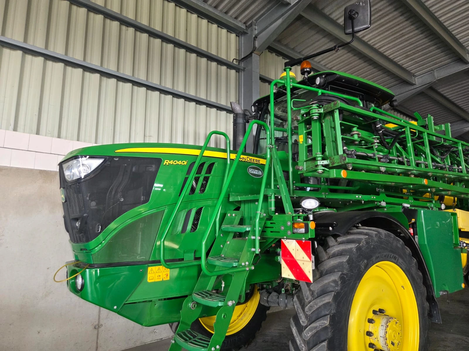Самоходна пръскачка Друга марка John Deere R4040i лизинг с 20%