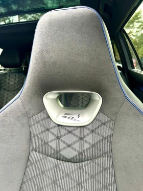 VW Passat Passat R-Line * MATRIX-LED* 360 ОЧАКВАН ВНОС , снимка 11