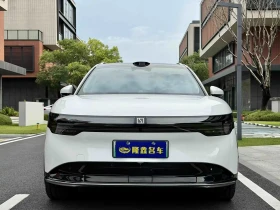 ������ Zeekr 7X