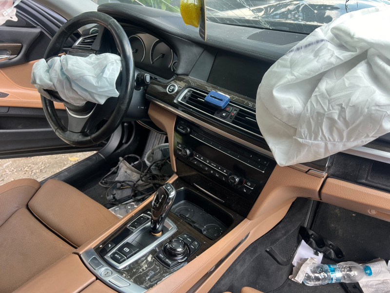 BMW 730 завиващ мост много екстри, снимка 4 - Автомобили и джипове - 46711471