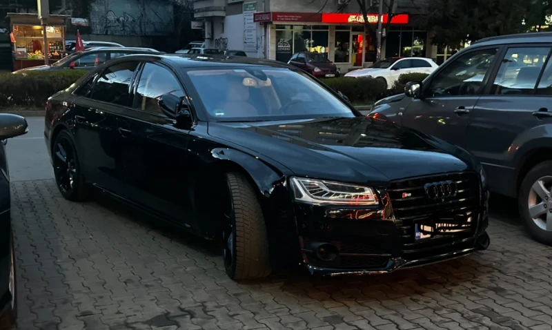 Audi S8 605 FULL MAX, снимка 2 - Автомобили и джипове - 47379803