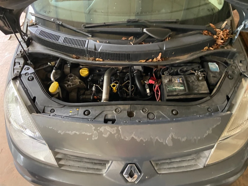 Renault Scenic 1.5dci, снимка 2 - Автомобили и джипове - 47592179