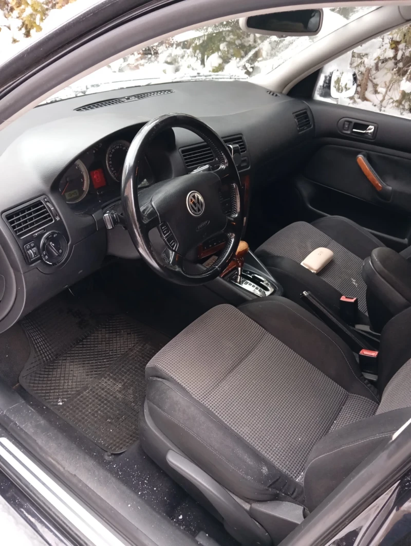 VW Golf Bora 1.9tdi. Автоматик, снимка 8 - Автомобили и джипове - 48669223