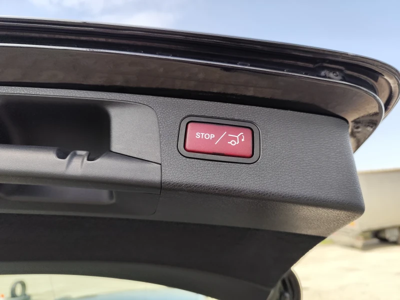 Mercedes-Benz E 220 Avangarde 4matik, снимка 6 - Автомобили и джипове - 50702895