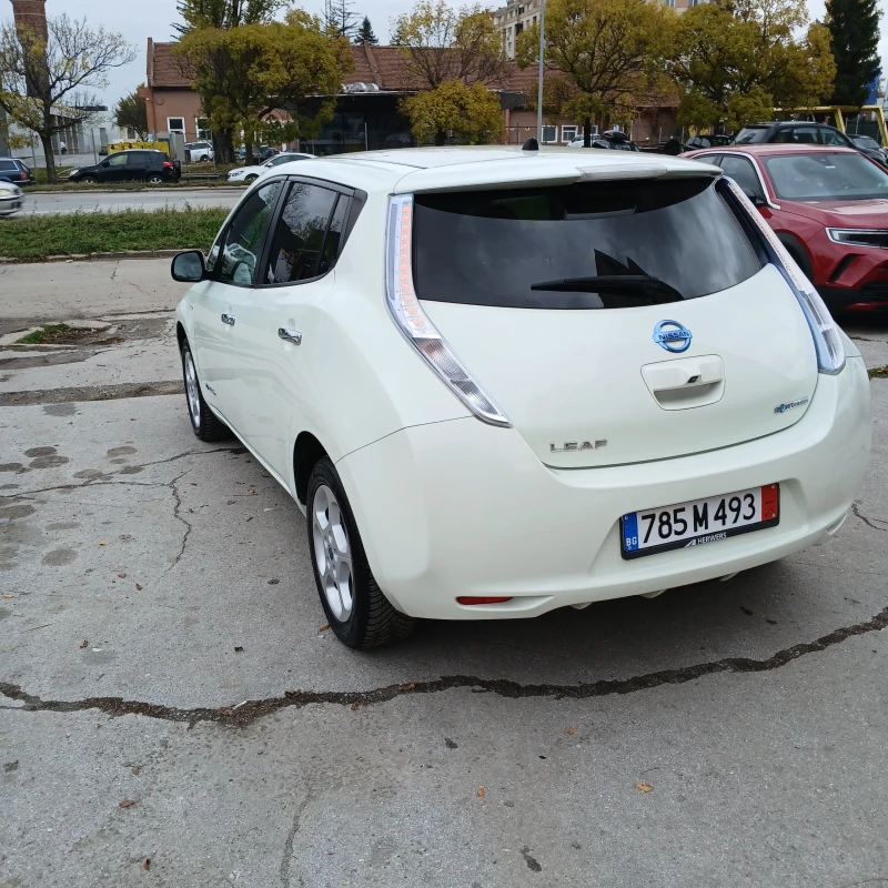 Nissan Leaf , снимка 10 - Автомобили и джипове - 52872713