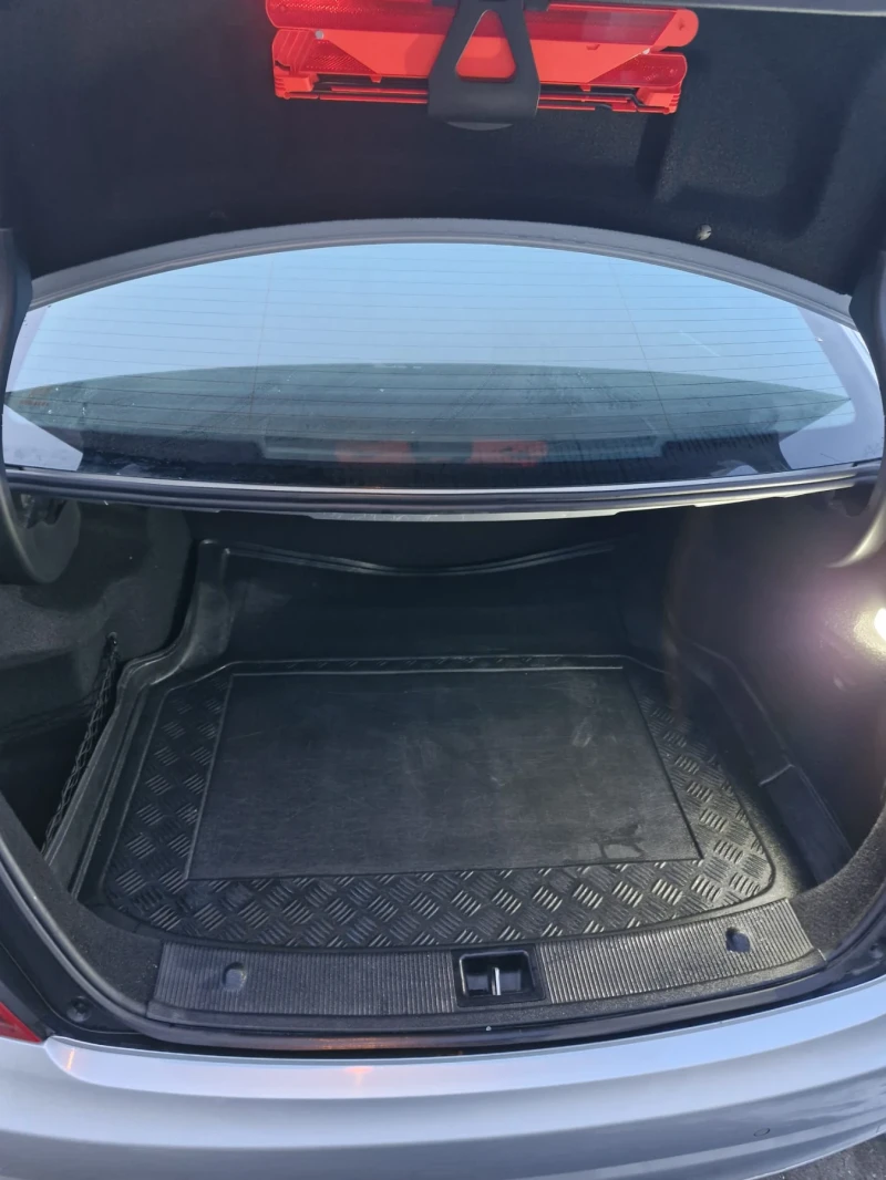 Mercedes-Benz C 200 Facelift, снимка 15 - Автомобили и джипове - 53501118