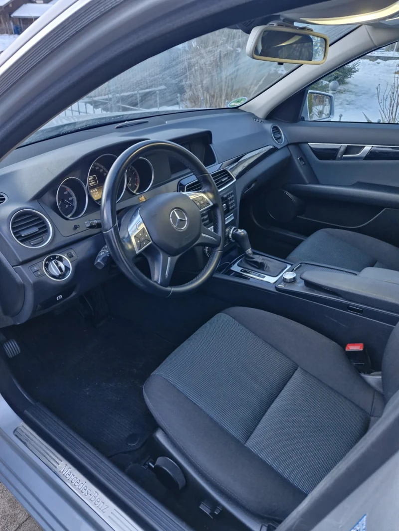 Mercedes-Benz C 200 Facelift, снимка 17 - Автомобили и джипове - 53501118