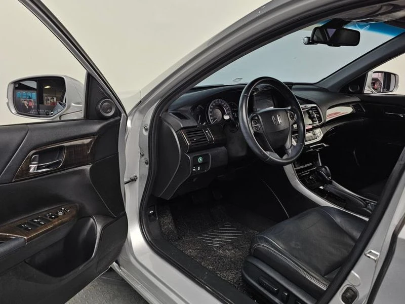 Honda Accord 2.4 9Th GEN* ПОДГРЕВ* ШИБЕДАХ* КАМЕРА* ПАРКТРОНИК*, снимка 10 - Автомобили и джипове - 56701101