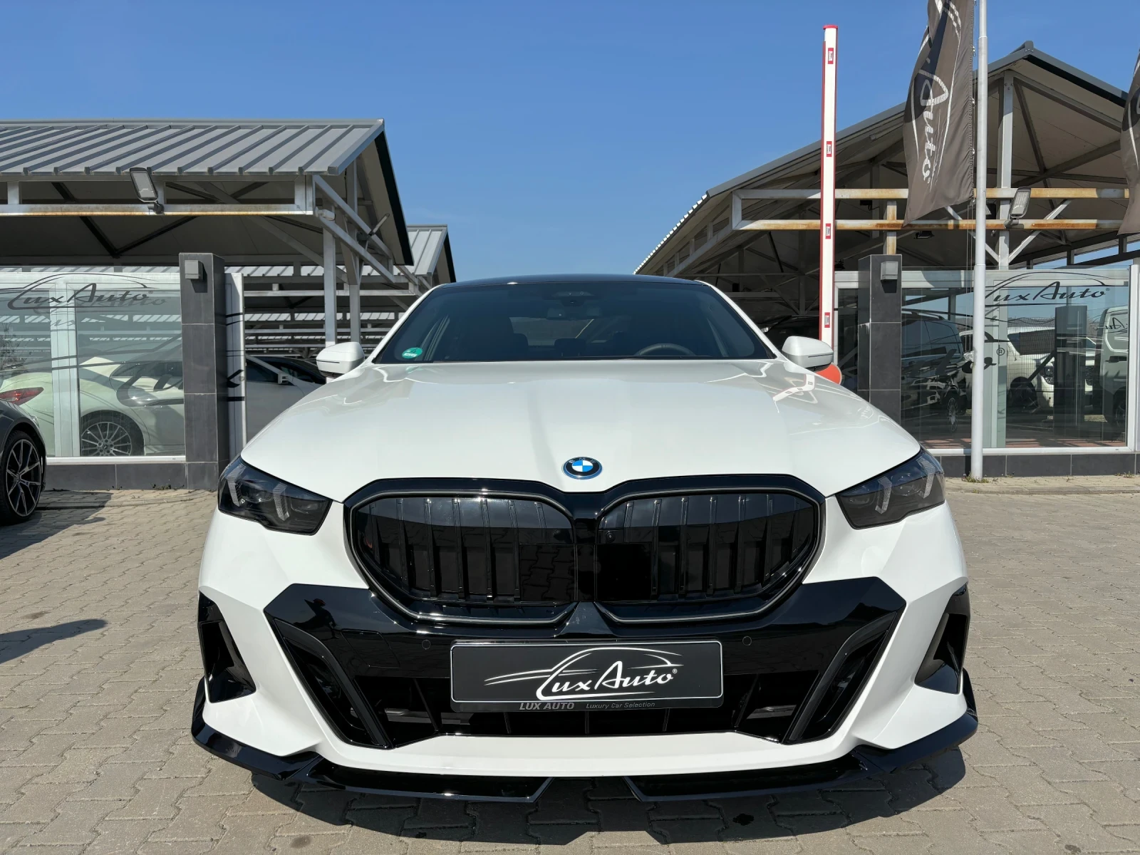 BMW 550 E#M-PERFORMANCE#3xDVD#HEAD-UP#ОБДУХ#H&K#360* CAM - изображение 3