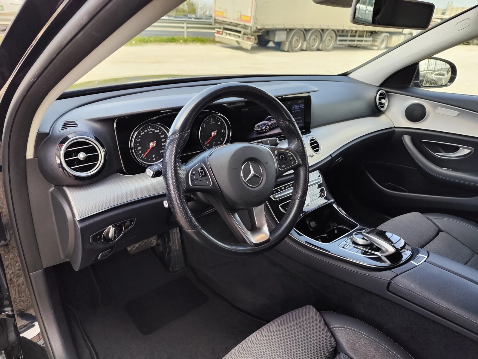 Mercedes-Benz E 220 Avangarde 4matik | Mobile.bg   12