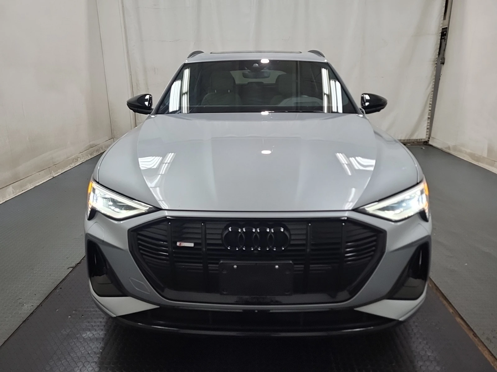 Audi E-Tron SPORTBACK  * CARFAX * БЕЗ ПЪРВОНАЧАЛНА ВНОСКА - изображение 5