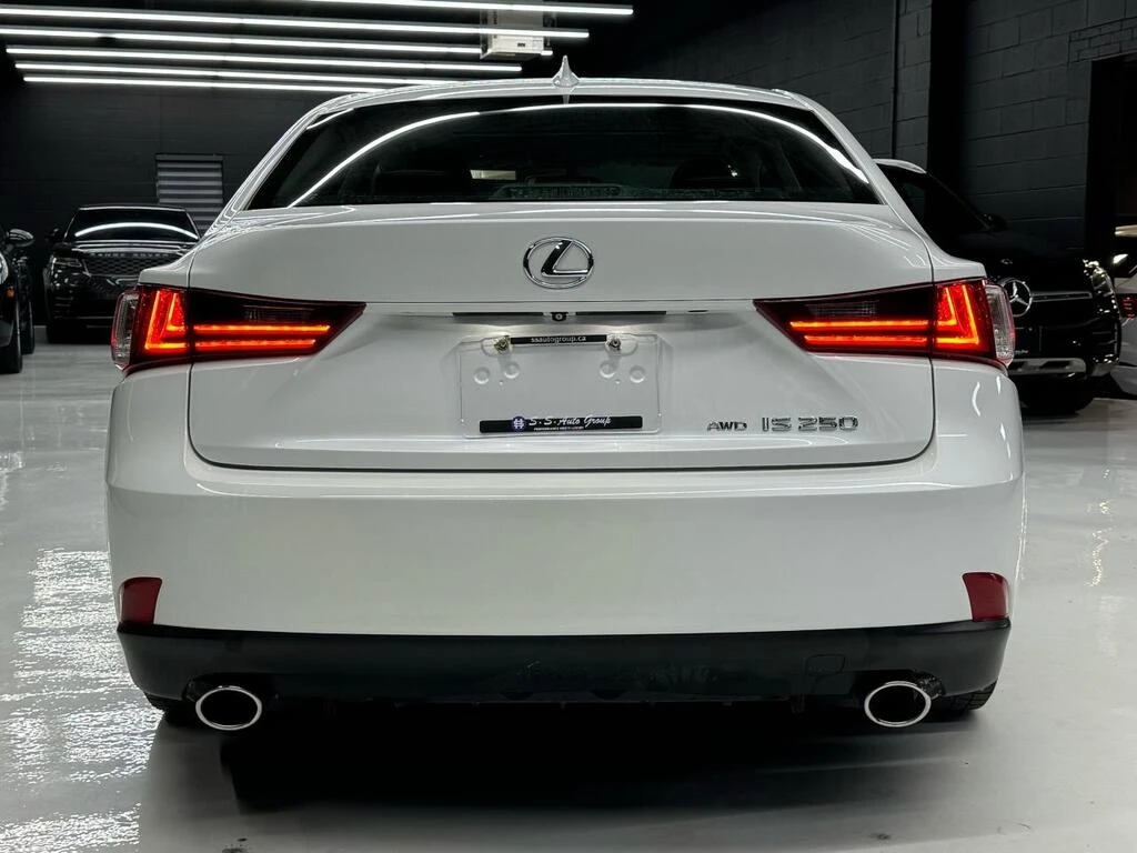 Lexus IS * AWD| BACKUP| COOLED SEATS| SUNROOF| CLEAN CARFAX - изображение 6