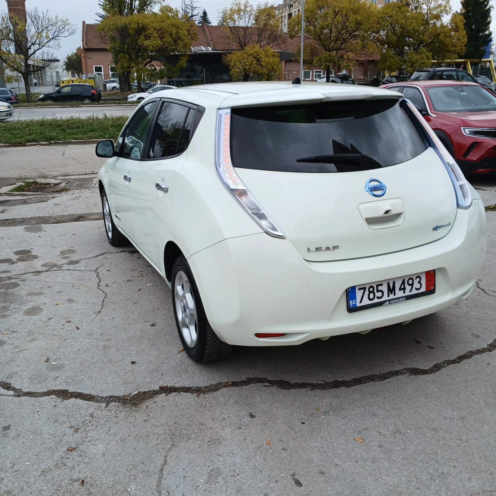 Nissan Leaf   - изображение 10