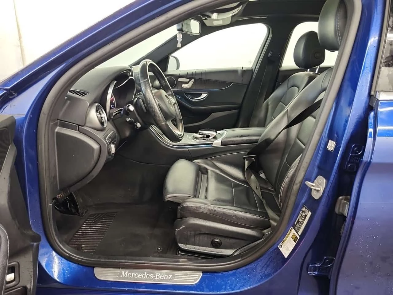 Mercedes-Benz C 300 * 4 MATIC * CARFAX * ПАНОРАМА * ПОДГРЕВИ *  - изображение 5