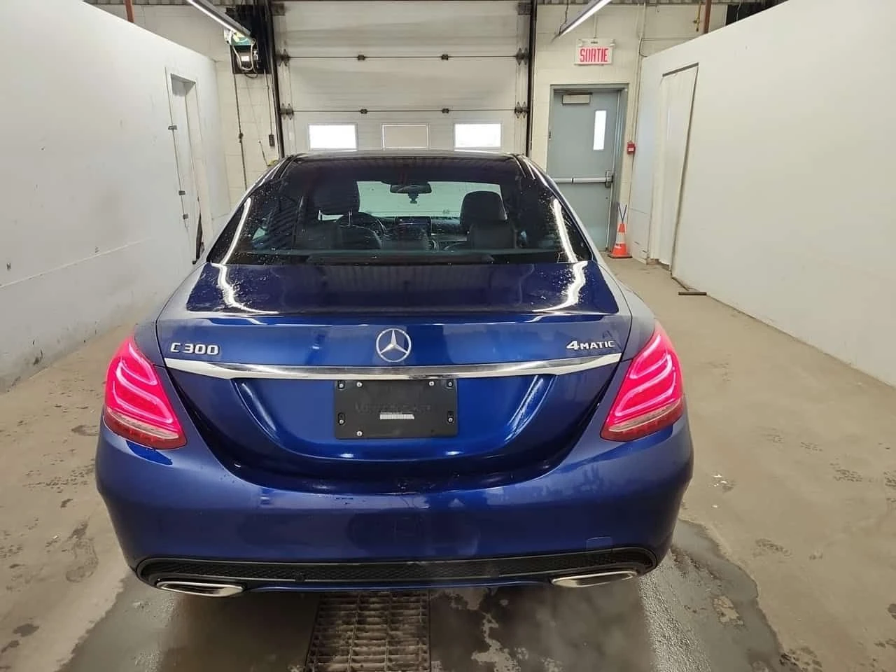 Mercedes-Benz C 300 * 4 MATIC * CARFAX * ПАНОРАМА * ПОДГРЕВИ *  - изображение 6