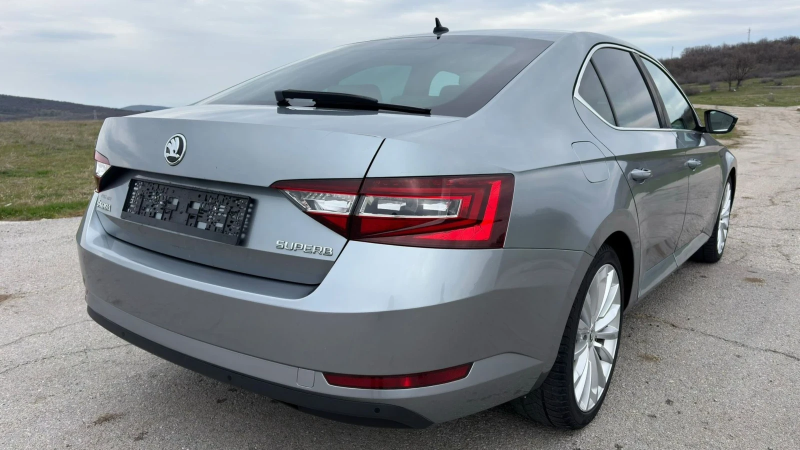 Skoda Superb 2.0 TDI, DSG, снимка 5 - Автомобили и джипове - 53926174