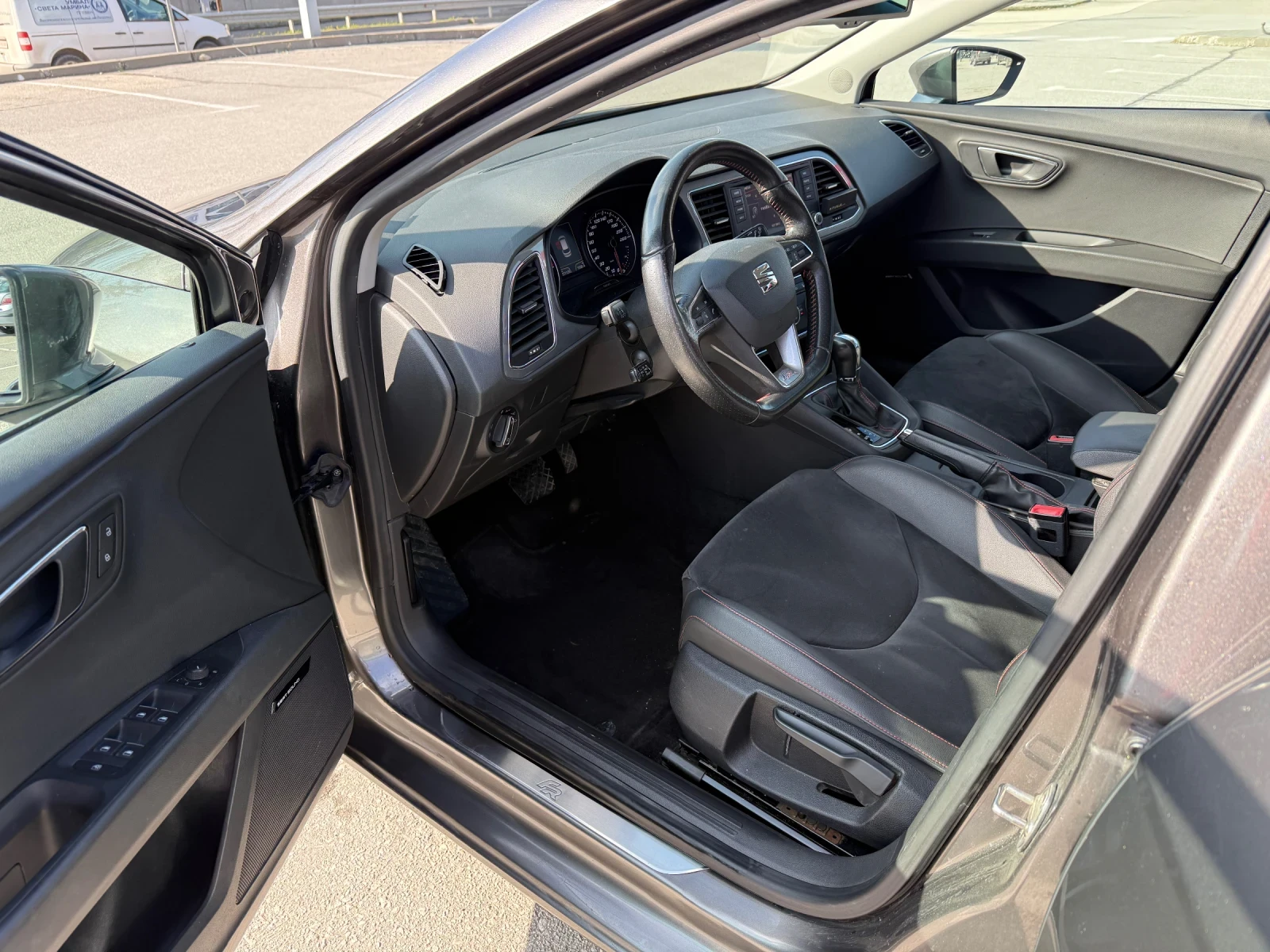 Seat Leon FR 184 CV / DSG 6 скорости, снимка 8 - Автомобили и джипове - 54128623