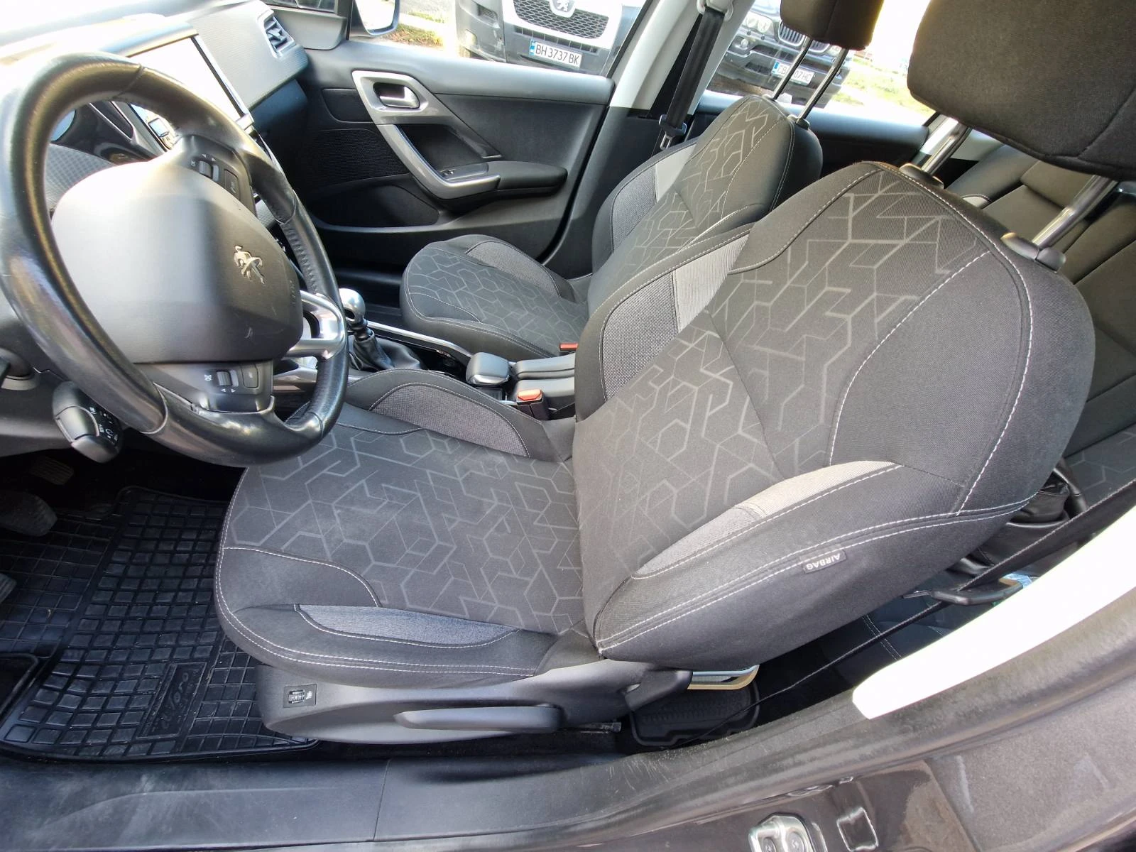 Peugeot 2008, снимка 6 - Автомобили и джипове - 54461248