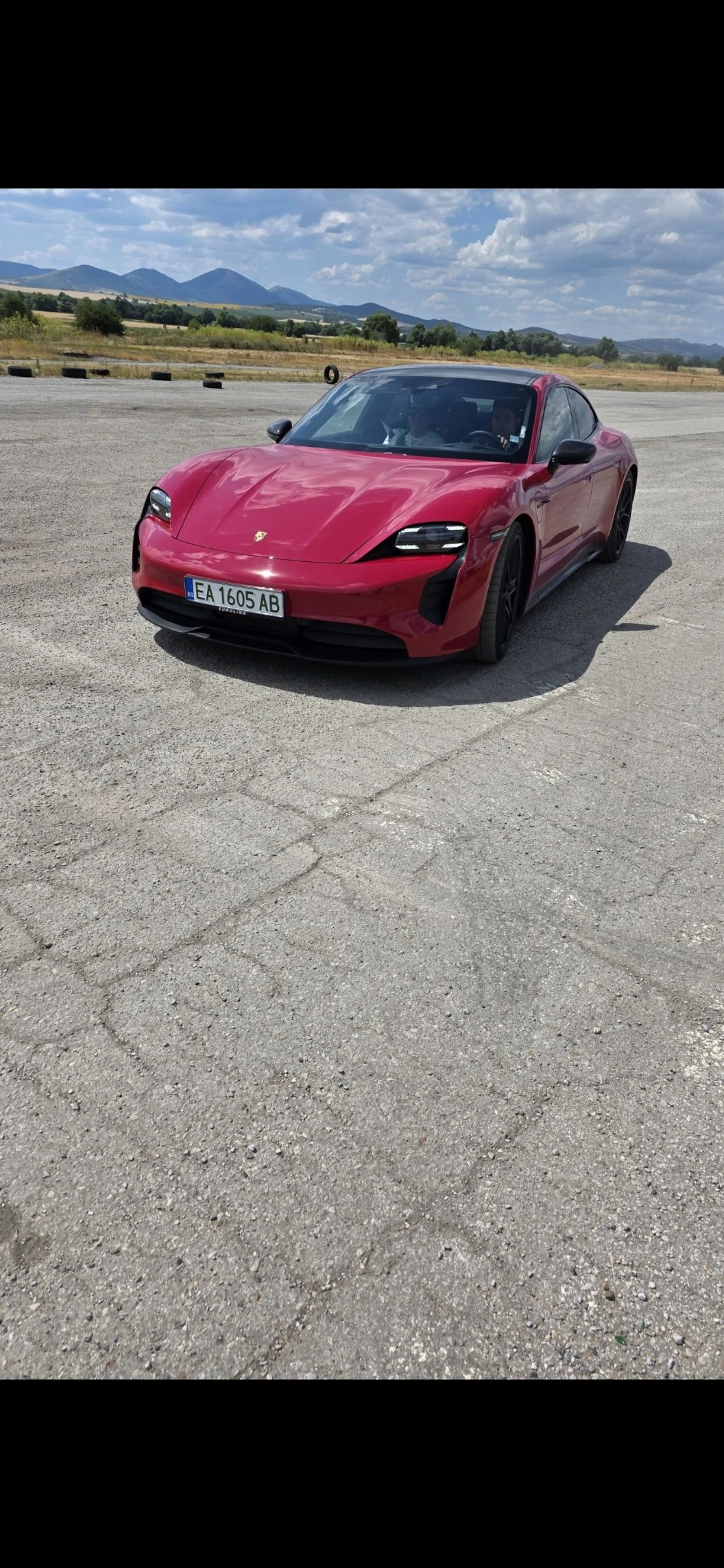 Porsche Taycan GTS, снимка 3 - Автомобили и джипове - 54549542