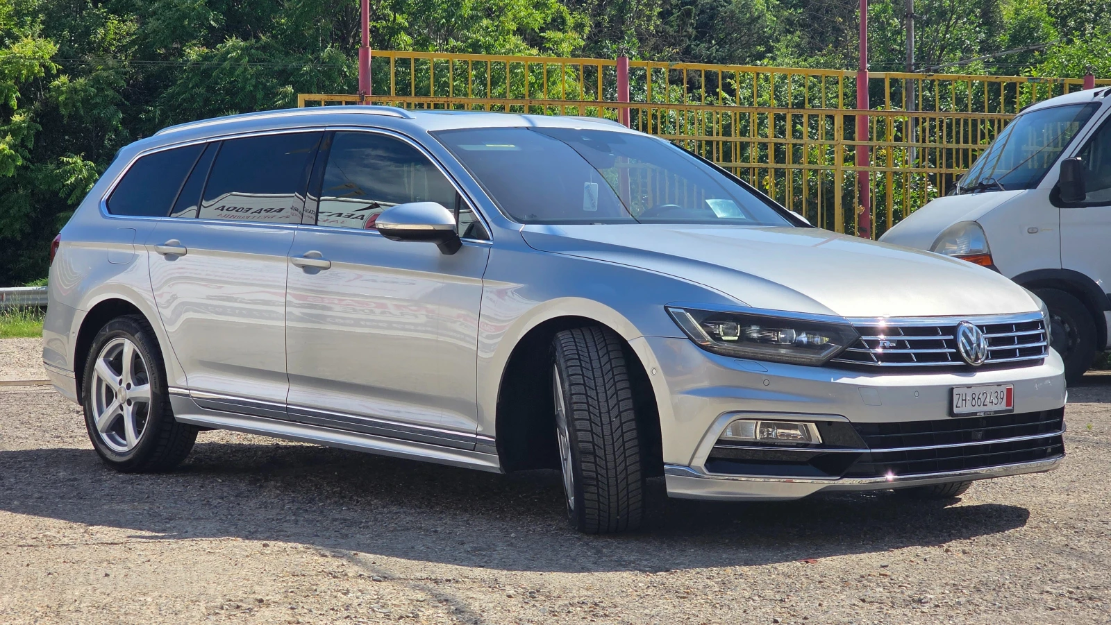 VW Passat 2.0TDI/R-LINE/190к.с./Швейцария, снимка 4 - Автомобили и джипове - 54915791