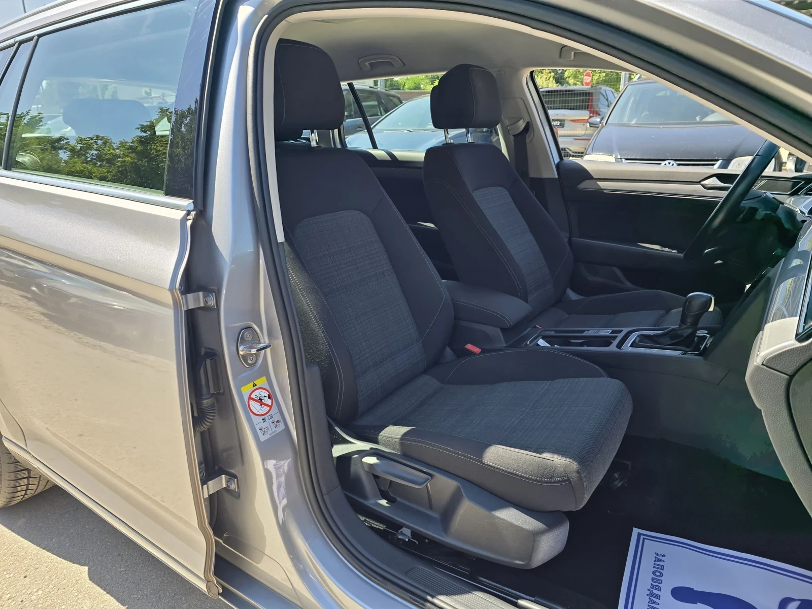 VW Passat 2.0TDI 150к.с Business DSG, снимка 12 - Автомобили и джипове - 55300052