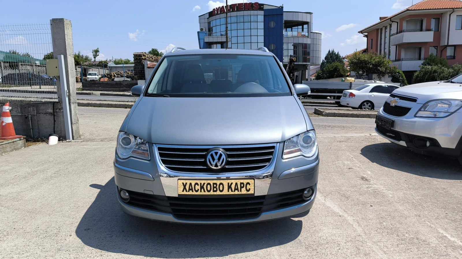 VW Touran 2.0TDi, снимка 2 - Автомобили и джипове - 55615535