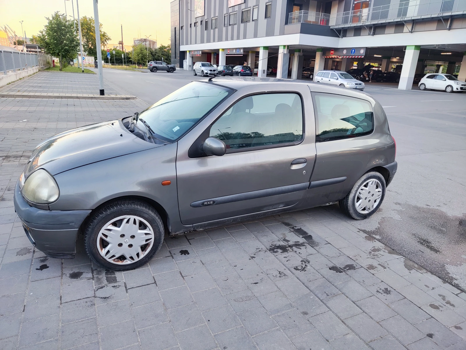Renault Clio, снимка 2 - Автомобили и джипове - 55632946