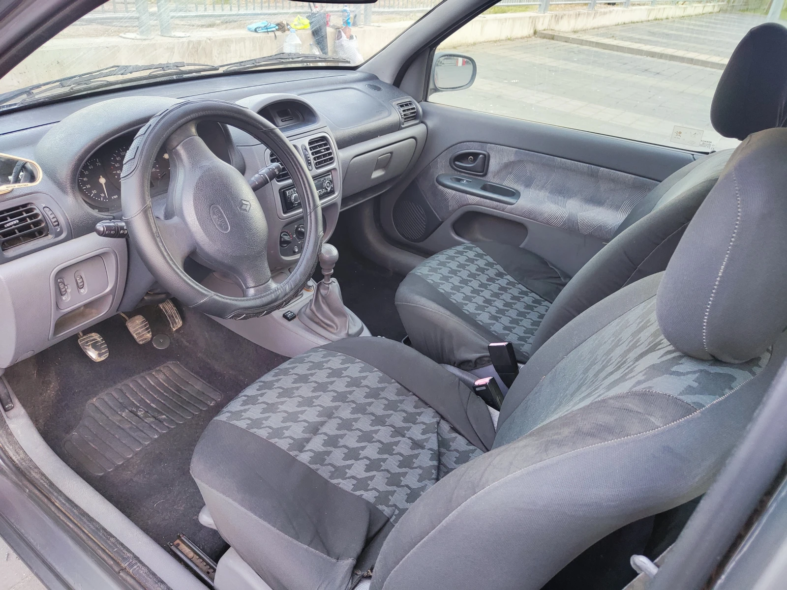 Renault Clio, снимка 3 - Автомобили и джипове - 55632946