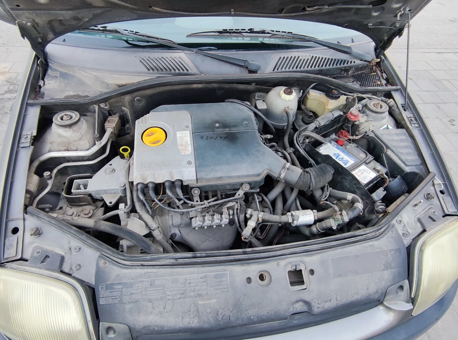 Renault Clio, снимка 6 - Автомобили и джипове - 55632946