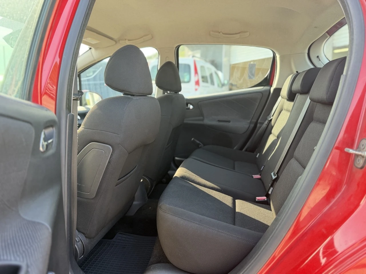 Peugeot 207 1.4i FACELIFT, снимка 11 - Автомобили и джипове - 55817029