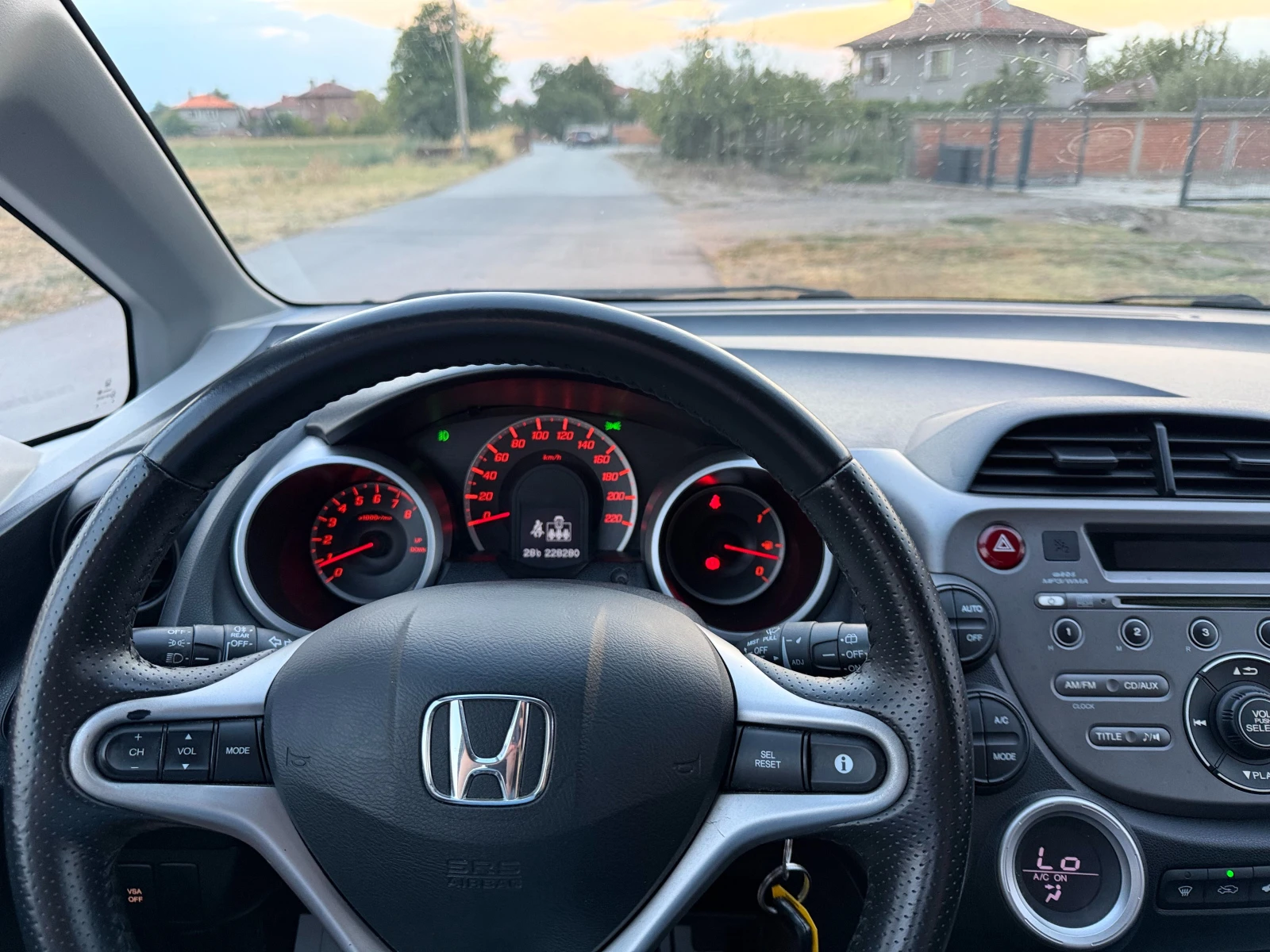 Honda Jazz 1.4, снимка 10 - Автомобили и джипове - 56035046