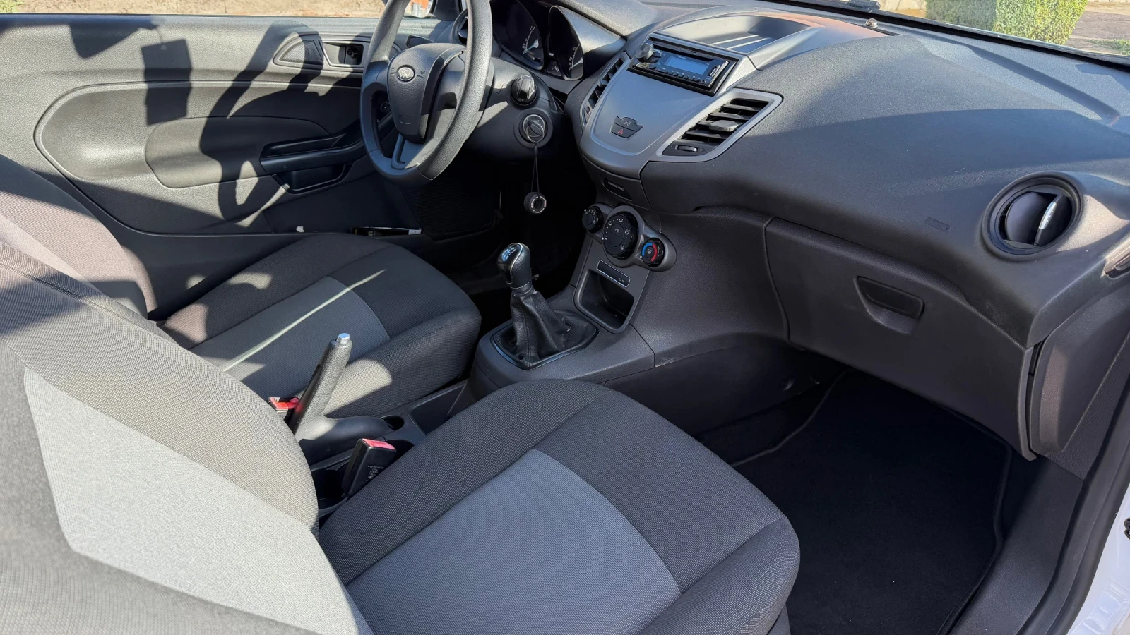 Ford Fiesta, снимка 8 - Автомобили и джипове - 56060219