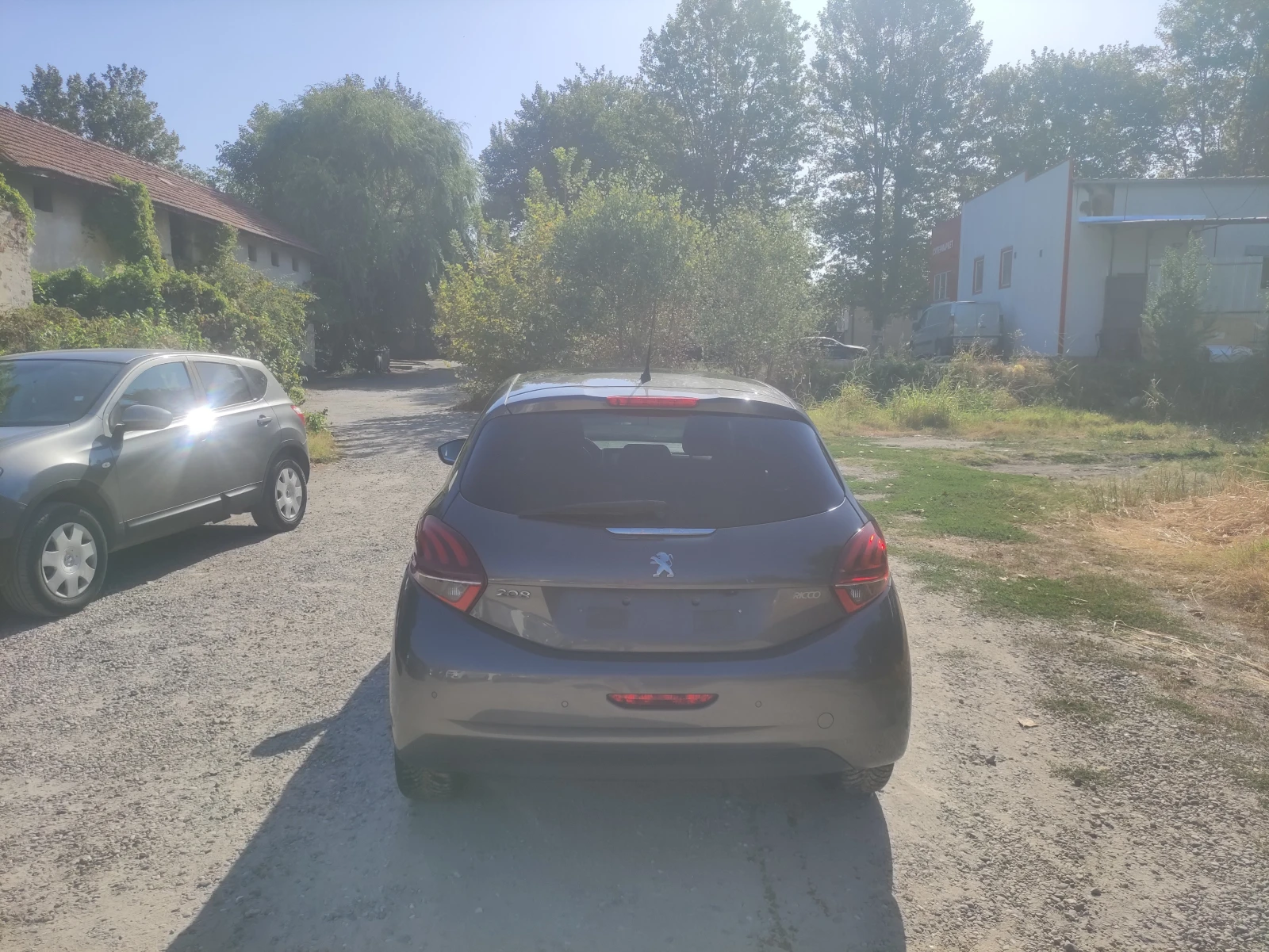 Peugeot 208 1.6hdi като нов  евро6 фул екстри фул, снимка 6 - Автомобили и джипове - 56250203