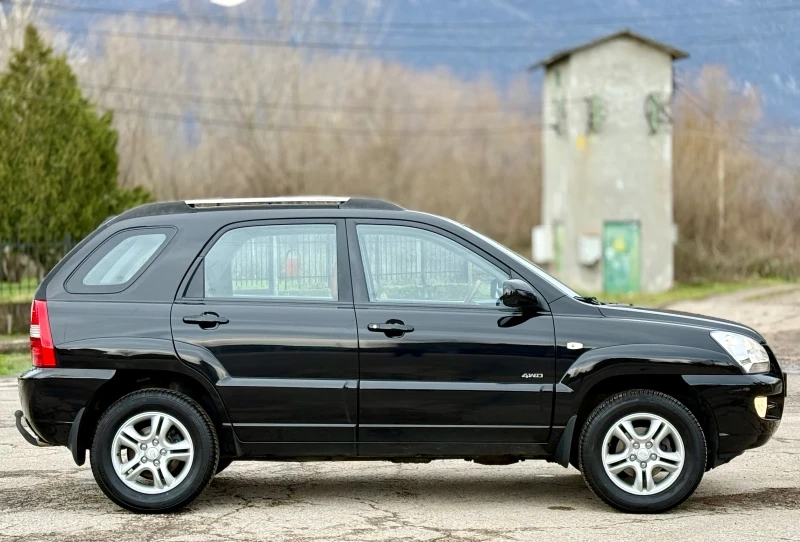 Kia Sportage 2.0i* 4x4* Кожа, снимка 8 - Автомобили и джипове - 53261956