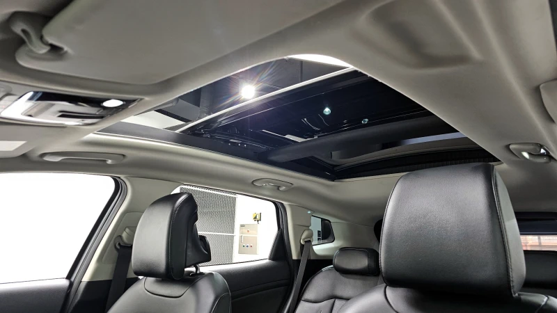 Kia Sportage 2.0CRDI/4x4/Пълна сервизна !!!, снимка 14 - Автомобили и джипове - 53417270