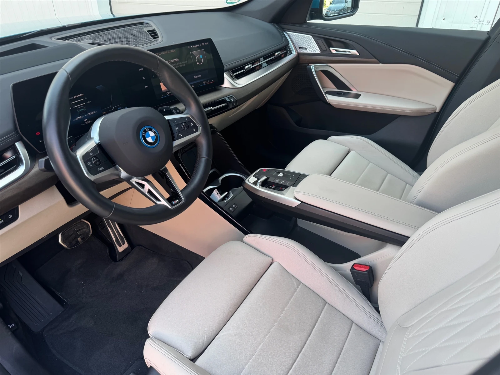 BMW X1 xDrive30e - изображение 6