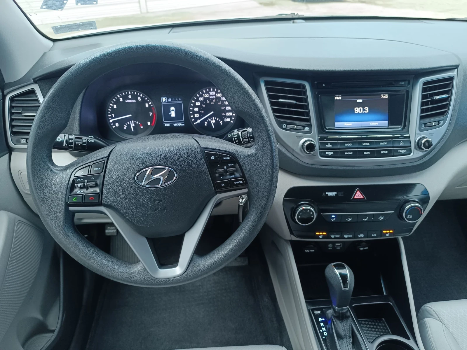 Hyundai Tucson 2.0 GDi Automatic , снимка 12 - Автомобили и джипове - 53975811