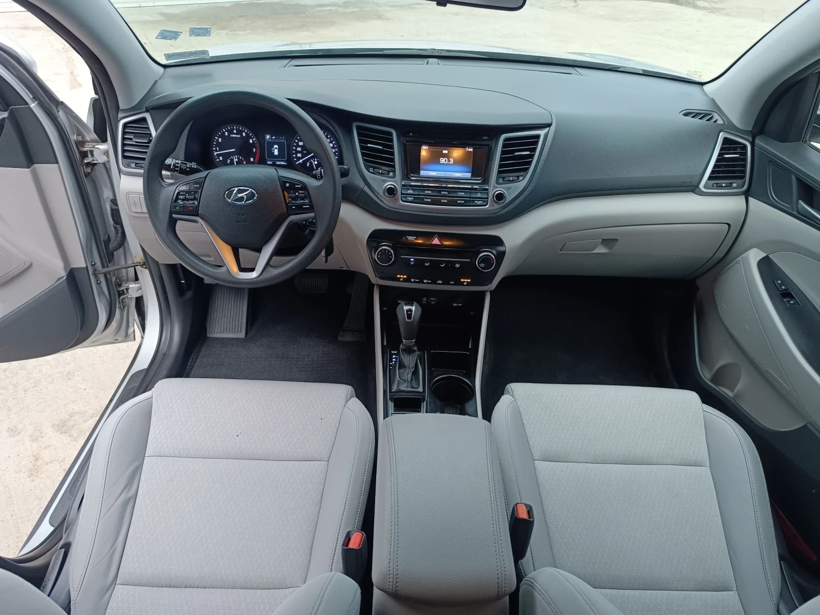 Hyundai Tucson 2.0 GDi Automatic , снимка 16 - Автомобили и джипове - 53975811