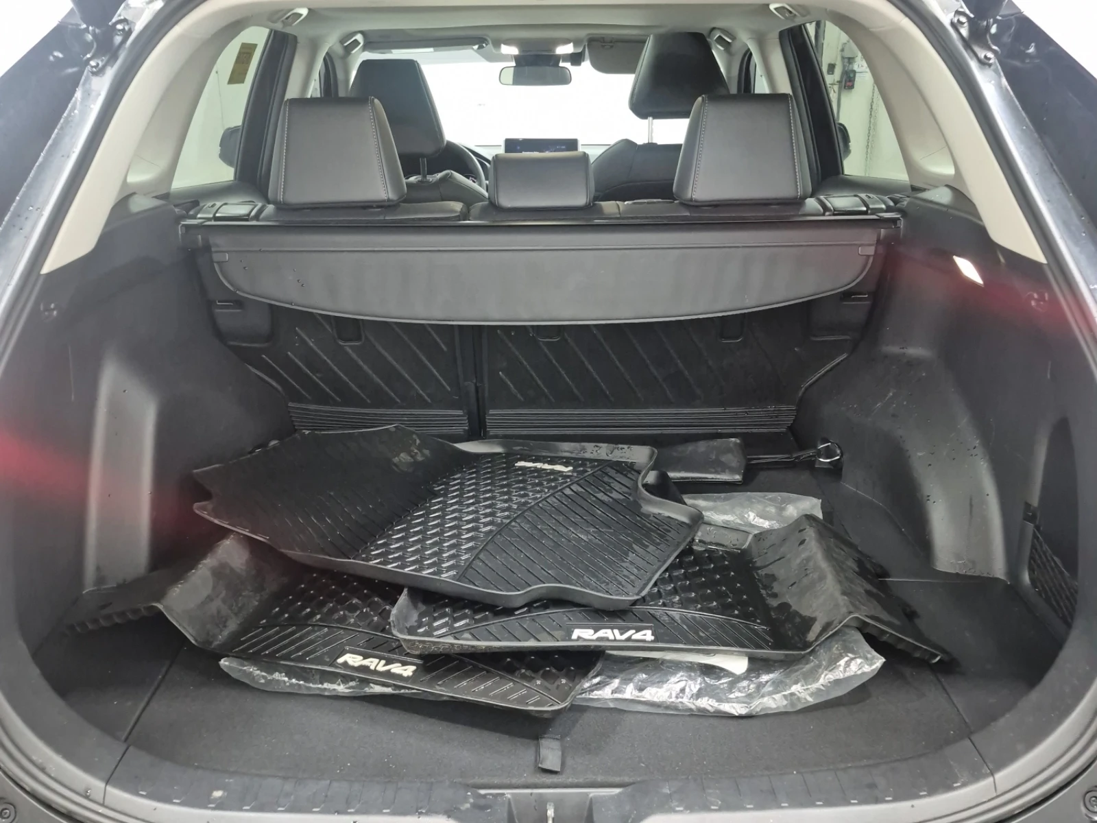 Toyota Rav4 * * CARFAX * * АВТО КРЕДИТ * * Цена до БГ * * , снимка 14 - Автомобили и джипове - 54611358
