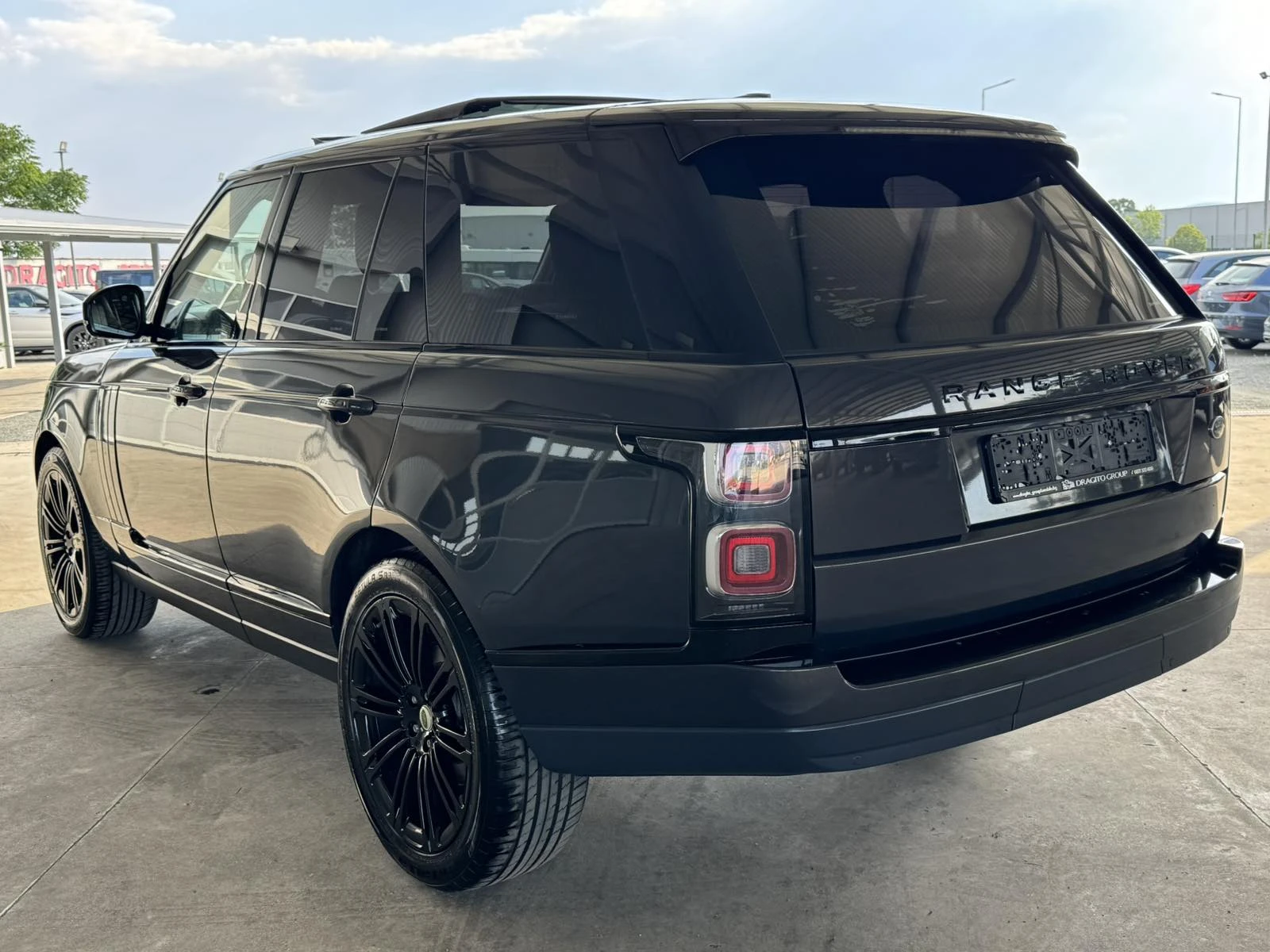 Land Rover Range rover 3.0* 250ps* КОЖА* НАВИ* КАМЕРА* ПАНОРАМА* , снимка 3 - Автомобили и джипове - 55592374
