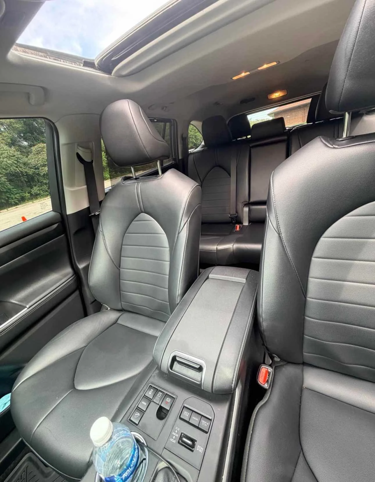 Toyota Highlander * XLE AWD * АВТОКРЕДИТ * ГЛАВНО ПРЕДСТАВИТЕЛСТВО, снимка 13 - Автомобили и джипове - 56096993