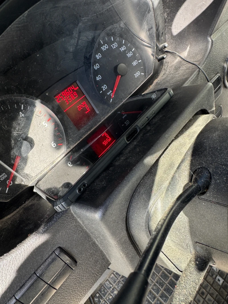 VW Crafter 2 TDI, снимка 9 - Бусове и автобуси - 52614505