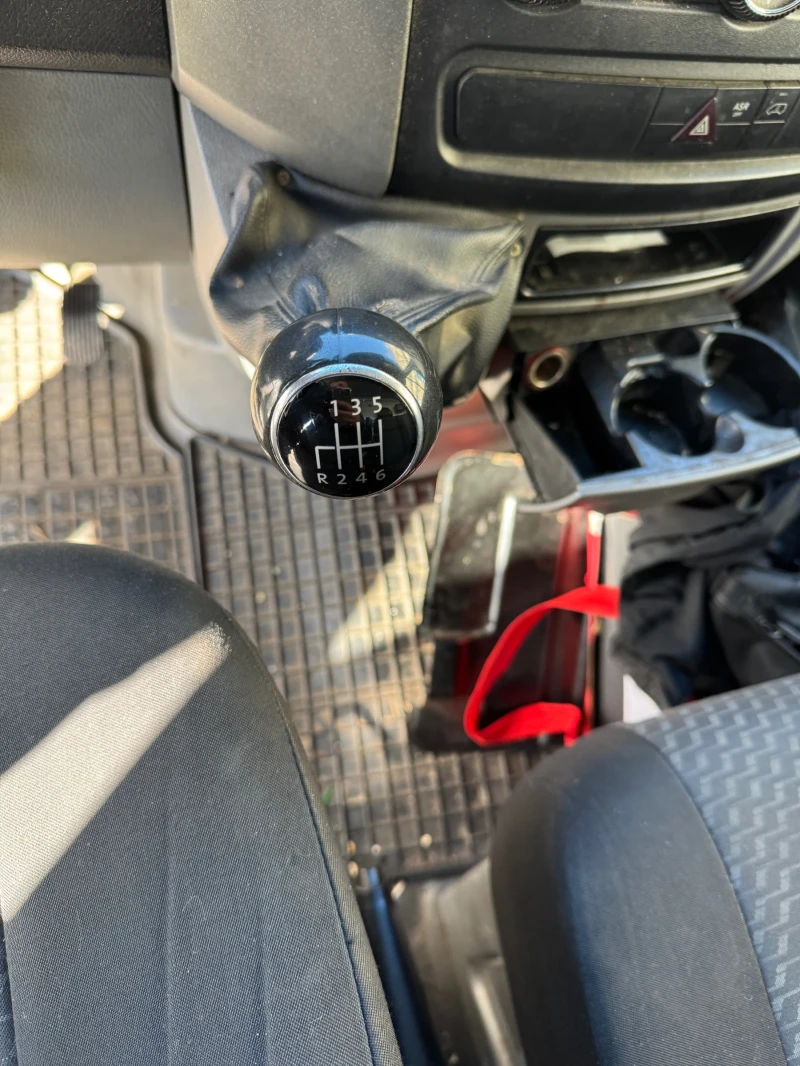 VW Crafter 2 TDI, снимка 8 - Бусове и автобуси - 52614505