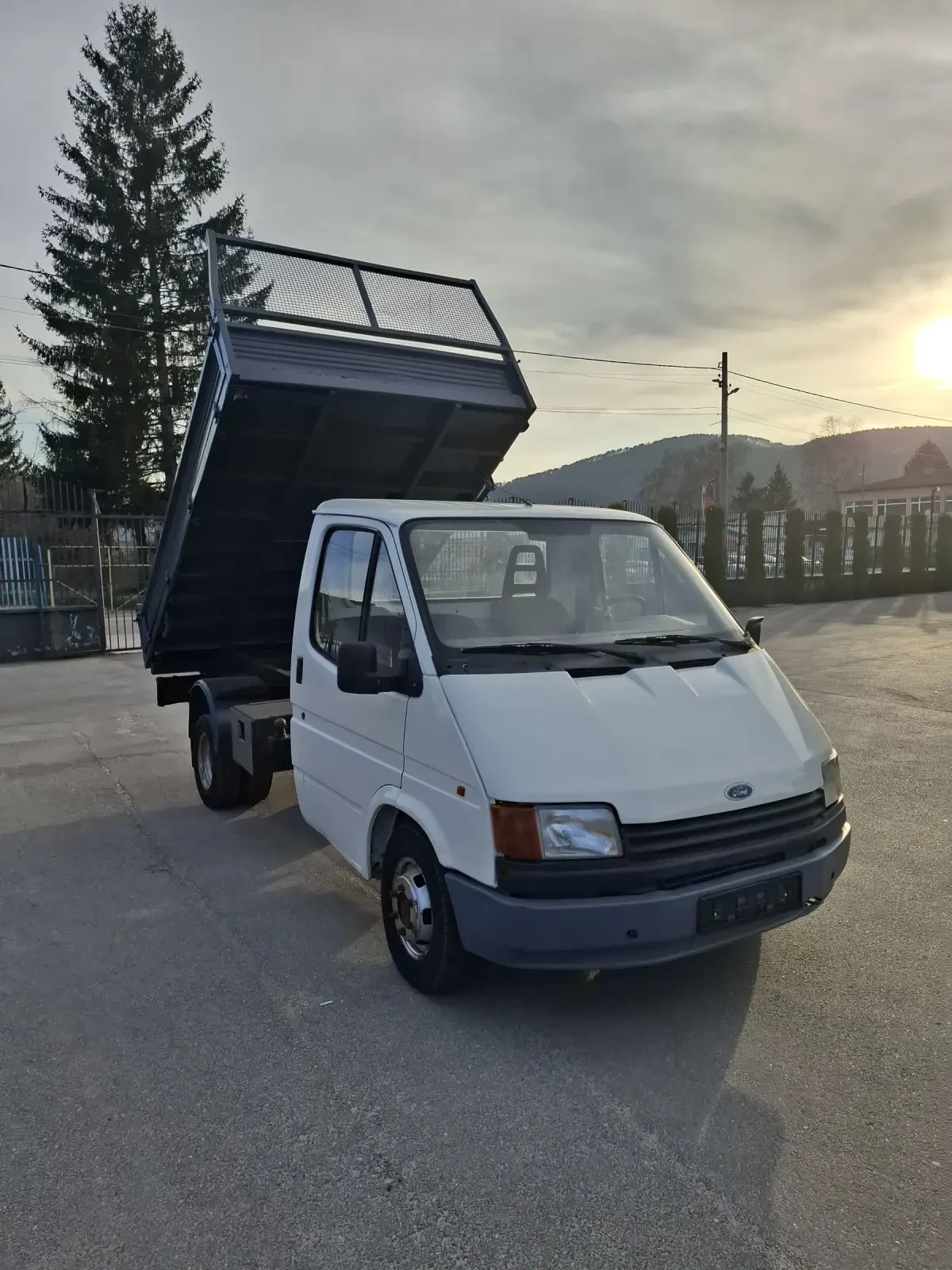 Ford Transit 2.5D ТРИСТРАНЕН САМОСВАЛ, снимка 2 - Бусове и автобуси - 53772147