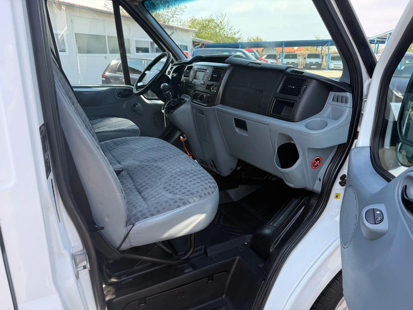 Ford Transit 2.2, снимка 10 - Бусове и автобуси - 54258132