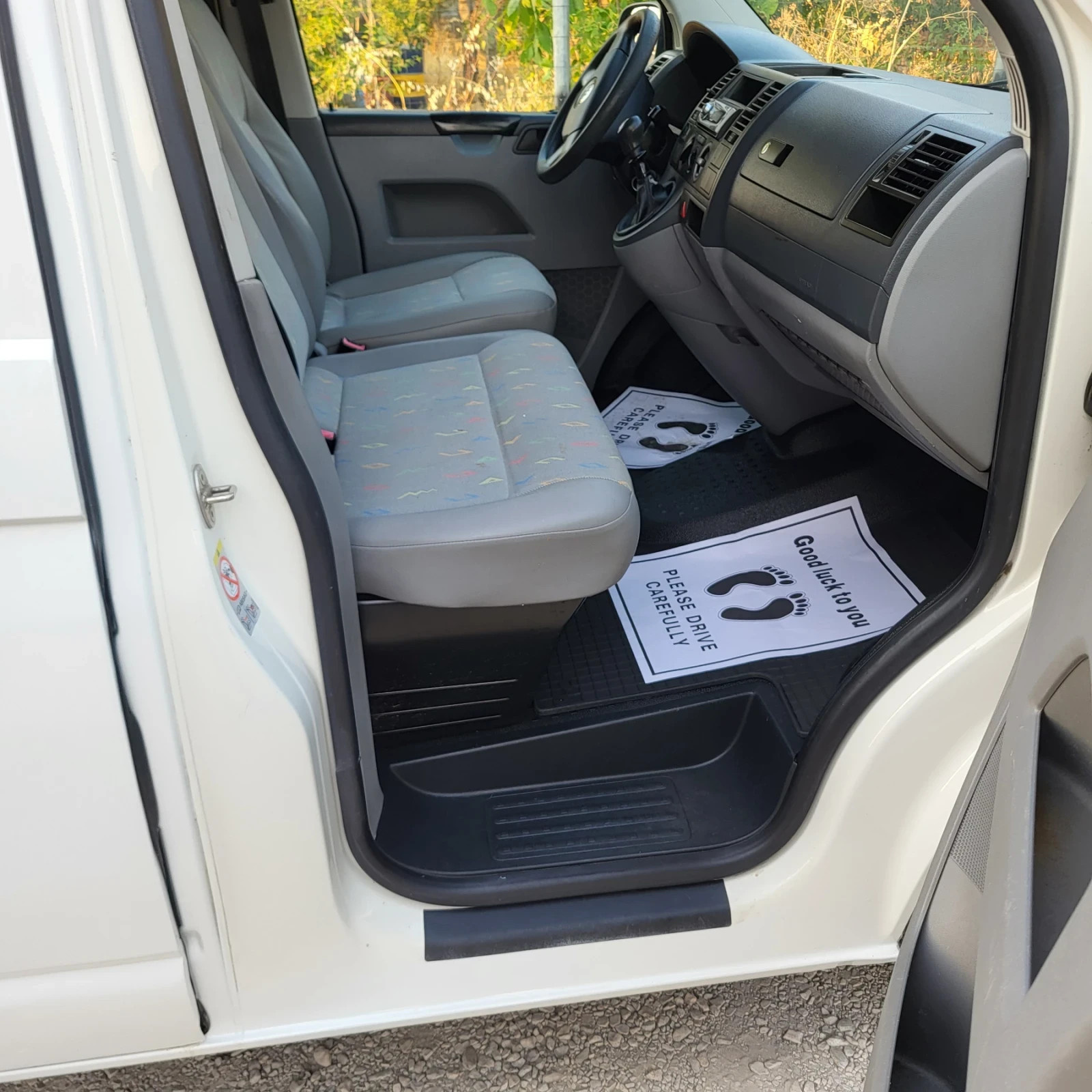 VW T5 1.9 TDi, снимка 4 - Бусове и автобуси - 56459755