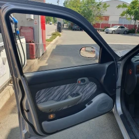 Kia Clarus 1.8i Газ/Бензин, снимка 8