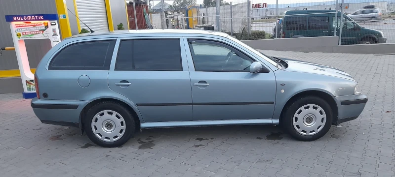 Skoda Octavia Газ/бензин, снимка 3 - Автомобили и джипове - 47095243