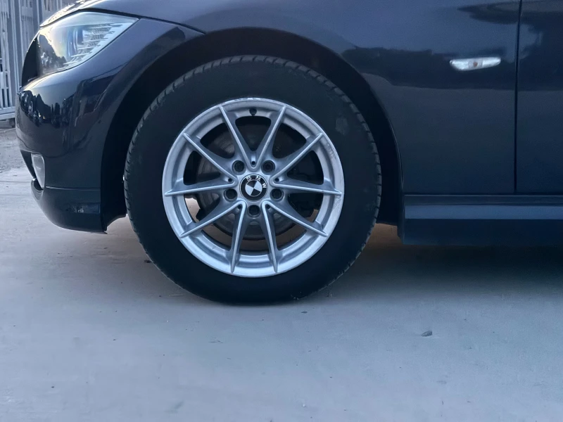 BMW 318 2.0D Facelift/Кожа/Мултиволан/Собствен лизинг , снимка 16 - Автомобили и джипове - 51869210